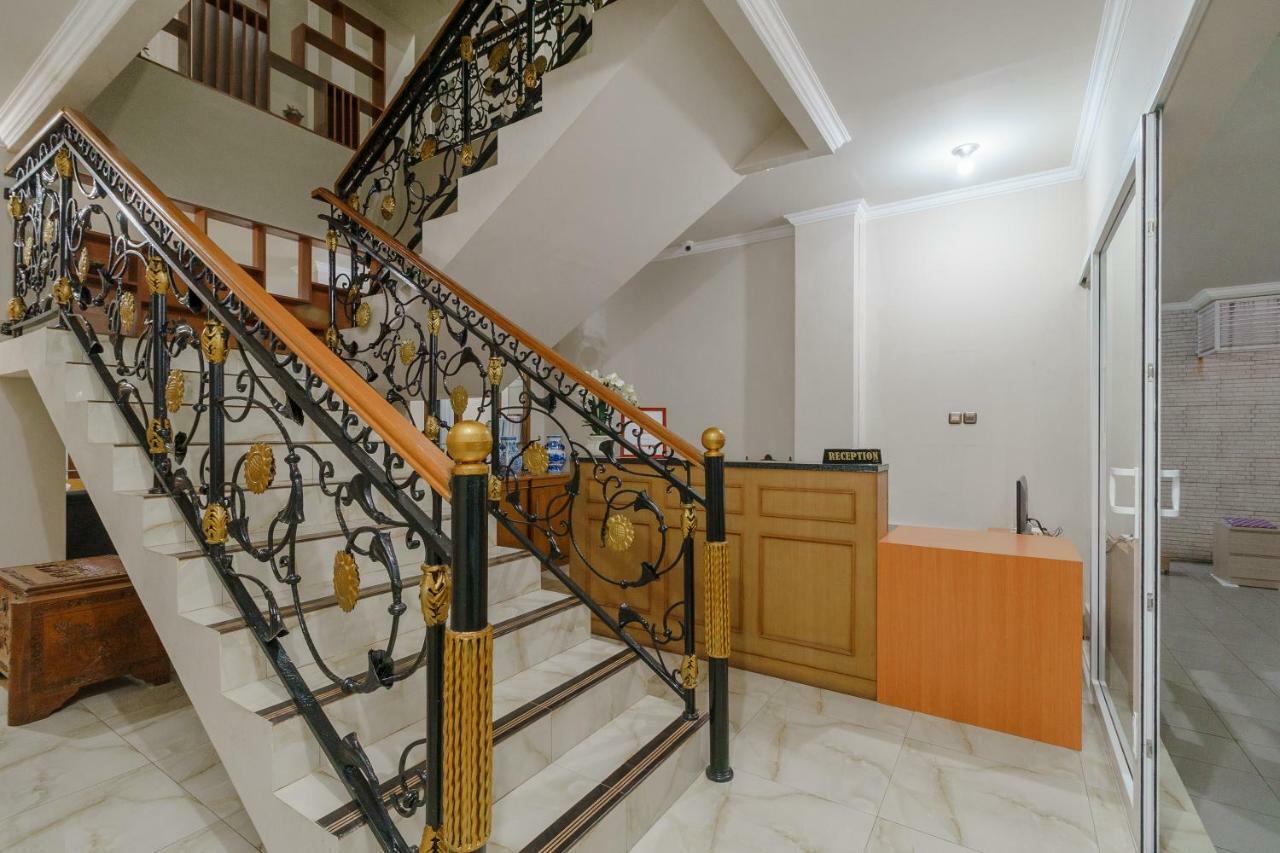 Hotel RedDoorz near Taman Makam Pahlawan Cikutra Bandung Zewnętrze zdjęcie