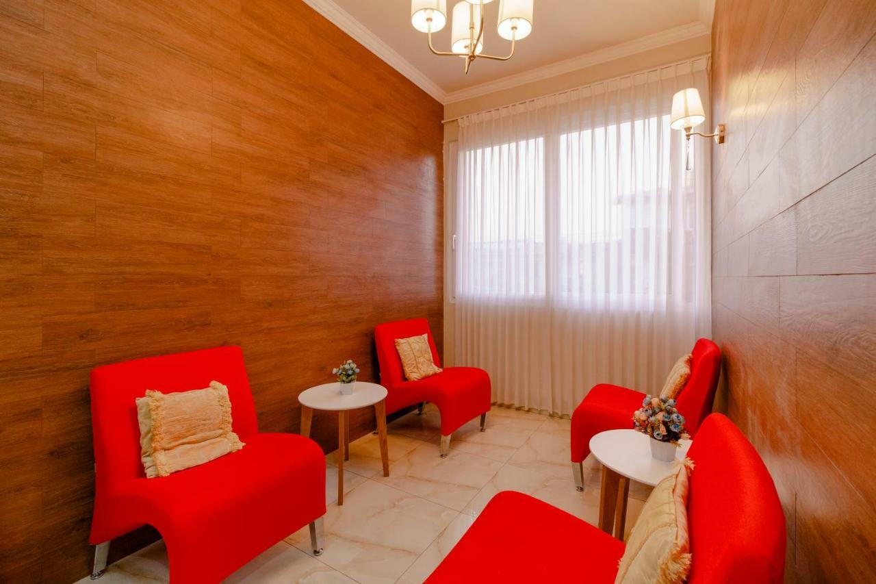 Hotel RedDoorz near Taman Makam Pahlawan Cikutra Bandung Zewnętrze zdjęcie