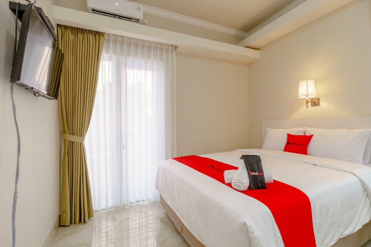 Hotel RedDoorz near Taman Makam Pahlawan Cikutra Bandung Zewnętrze zdjęcie