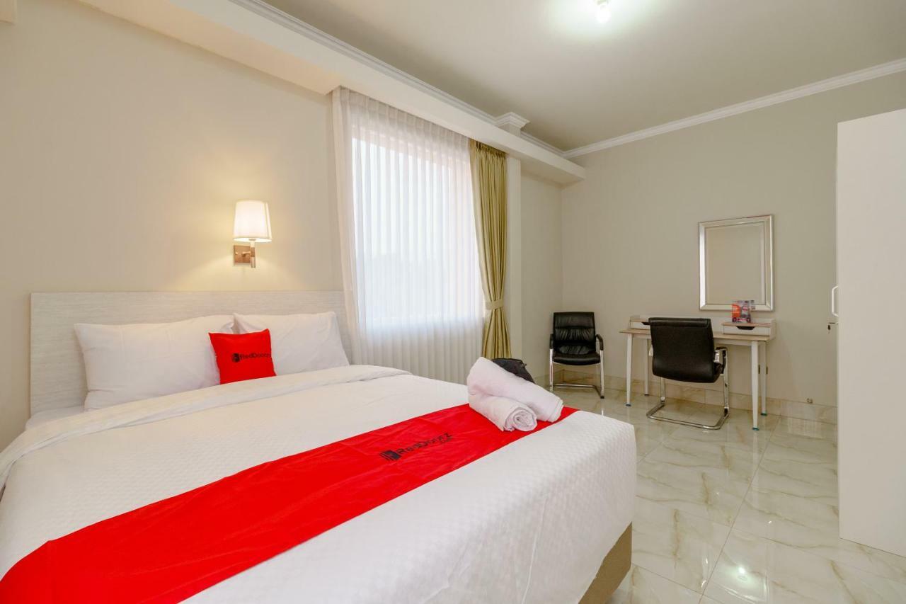 Hotel RedDoorz near Taman Makam Pahlawan Cikutra Bandung Zewnętrze zdjęcie