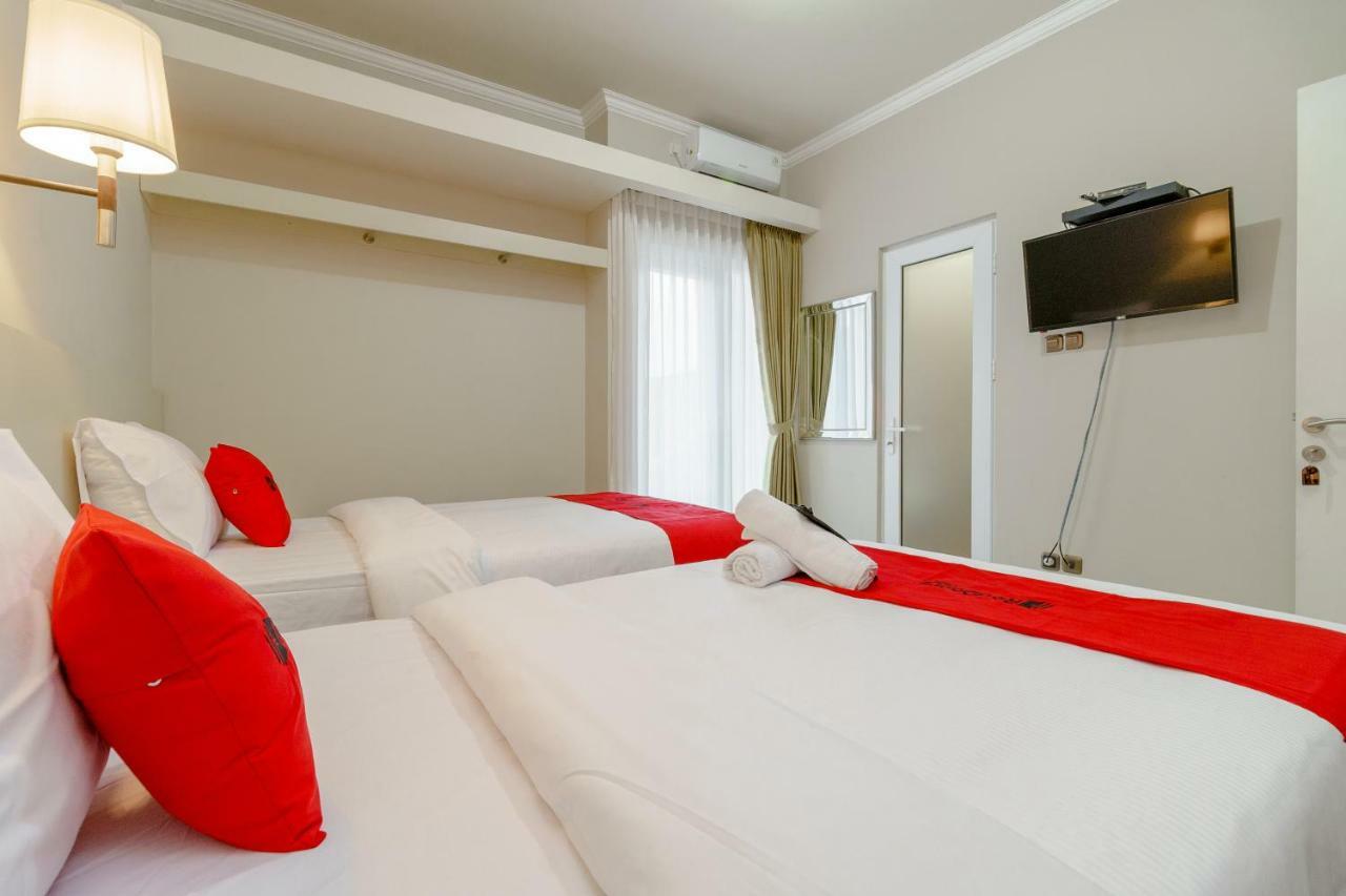 Hotel RedDoorz near Taman Makam Pahlawan Cikutra Bandung Zewnętrze zdjęcie