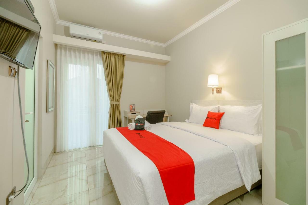Hotel RedDoorz near Taman Makam Pahlawan Cikutra Bandung Zewnętrze zdjęcie