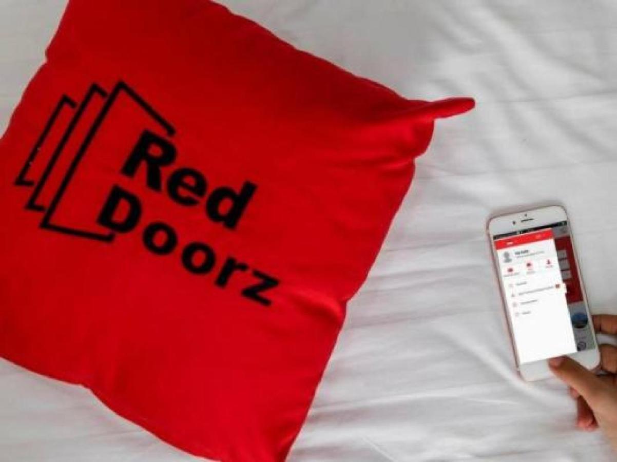 Hotel RedDoorz near Taman Makam Pahlawan Cikutra Bandung Zewnętrze zdjęcie